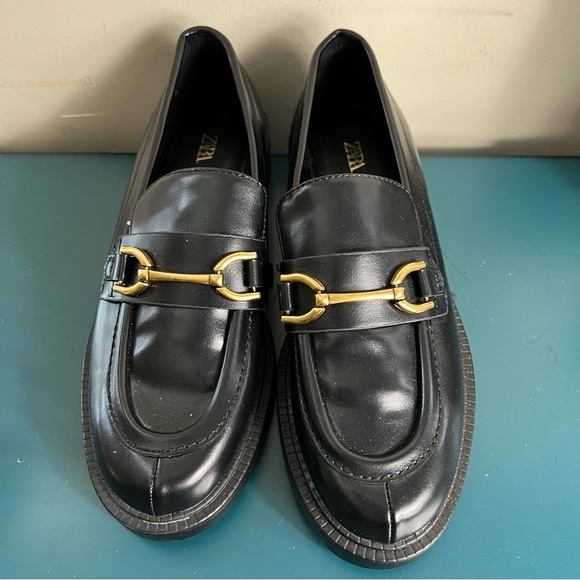 Zara Black Flat Shoes Loafers With Gold Buckles EU38 US7.5 Slip On Chunky Retro - Picture 3 of 13